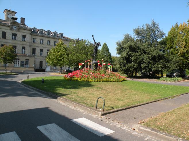  vue sur le jardin de l'hôpital Sainte-Anne